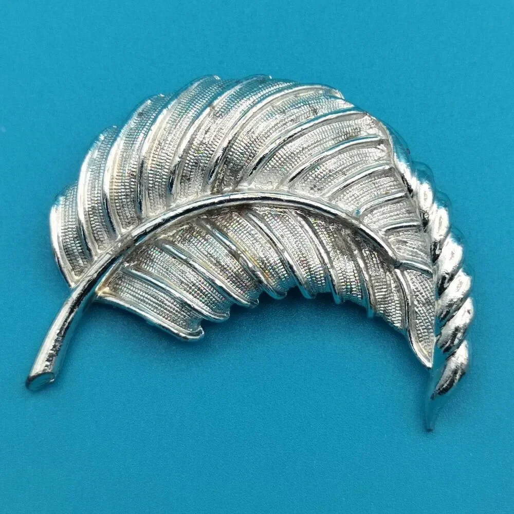 Textured Leaf Feather Brooch Pin Silver Tone 1.75